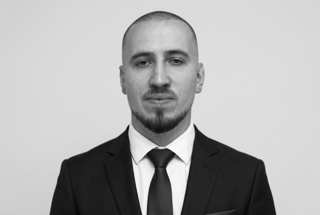 Portrait of Vladyslav Serdiukov, Investor Relations at Kailash Management